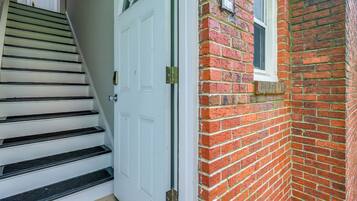 Apartment (2 Bedrooms) | Bahagian dalam