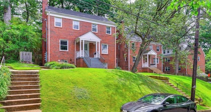 Takoma Park Apartment: Trail Access, 8 Mi to DC!
