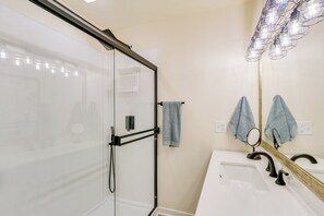 Apartment (3 Bedrooms) | Interior - Grill, Boat Slip, & Game Room: Calm Cove Apt! (Osage Beach)