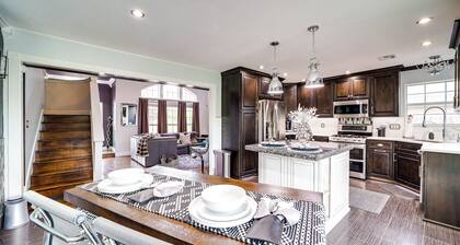 'peace & Tranquility' Home, 2 Mi to Downtown Tulsa