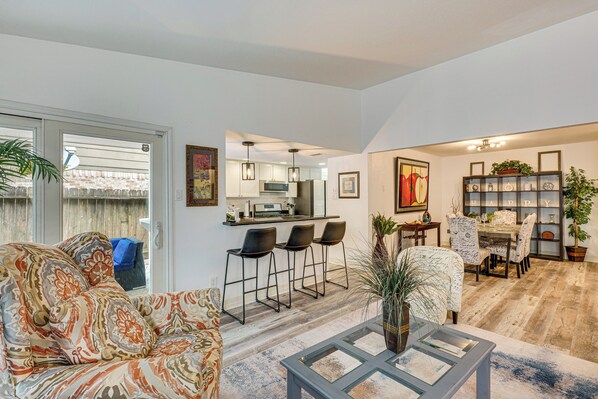 House (3 Bedrooms) | Interior