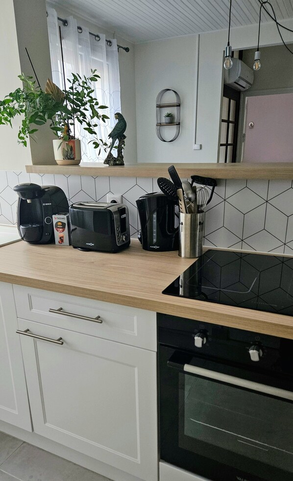 Fridge, microwave, oven, stovetop - Maison Près du Port Sans vis à vis (Port-la-Nouvelle)