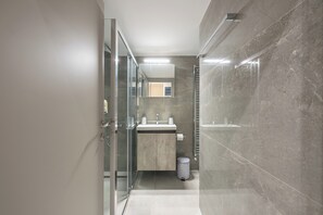 Leilighet – comfort, balkong | Bad