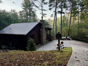 Property grounds - Year-round mountain views and peaceful waterfall sounds. Hot tub and game room. (Cherry Log)