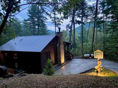 Serene Mountain Escape with Hot Tub, Fire Pit, Game Room & Year-Round Views