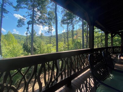 Peaceful and secluded with mountain views and waterfall sounds