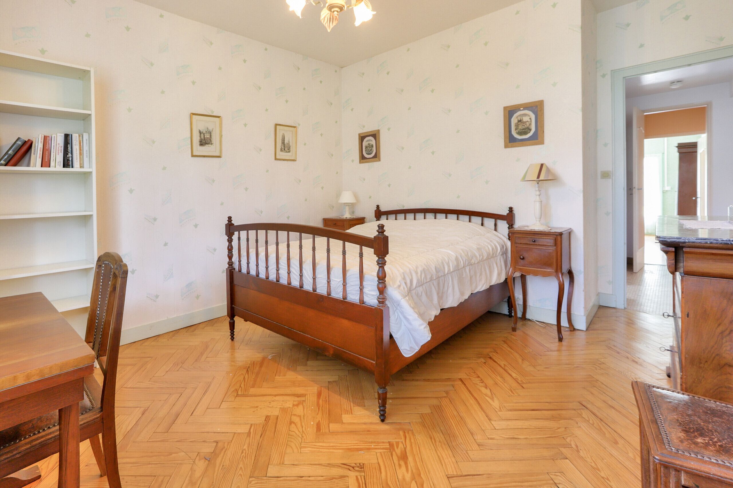 3 Schlafzimmer, Bügeleisen/Bügelbrett