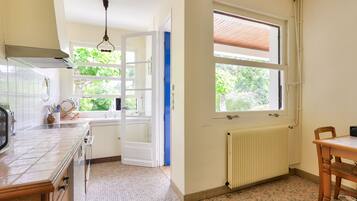 Réfrigérateur, micro-ondes, four, lave-vaisselle