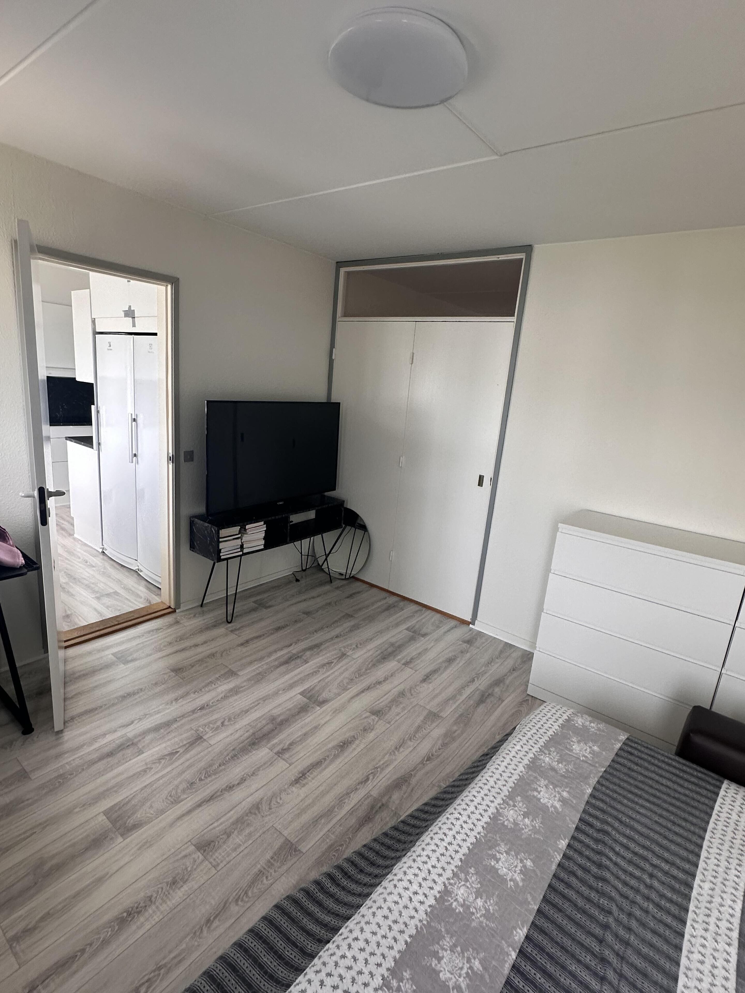 Departamento | 2 habitaciones, tabla de planchar con plancha y ropa de cama 