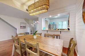Dining - Kiawah Exclusives | 4341 Windswept Lakeside (Johns Island)