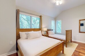 2 bedrooms, iron/ironing board, free WiFi, bed sheets - Kiawah Exclusives | 4341 Windswept Lakeside (Johns Island)