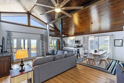 Gorgeous, Quiet, On the Beach, King Beds, Dogs Welcome, D0126