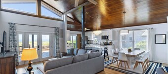 Gorgeous, Quiet, On the Beach, King Beds, Dogs Welcome, D0126