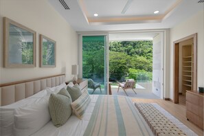 4 habitaciones, tabla de planchar con plancha, wifi y ropa de cama