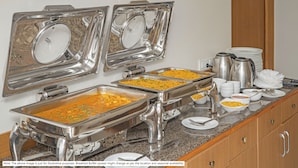 Free daily local cuisine breakfast - Treebo Blu Vvu (Jodhpur)