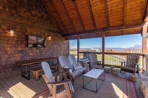 Terrace/patio - Ridgeline View at Eagles Nest (Banner Elk)