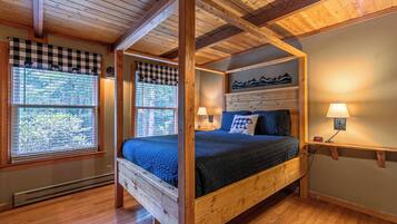 Cabin, nhiều giường, bồn tắm nước nóng, quang cảnh núi (Blue Flower Cabin) | 1 phòng ngủ, trang trí khác biệt