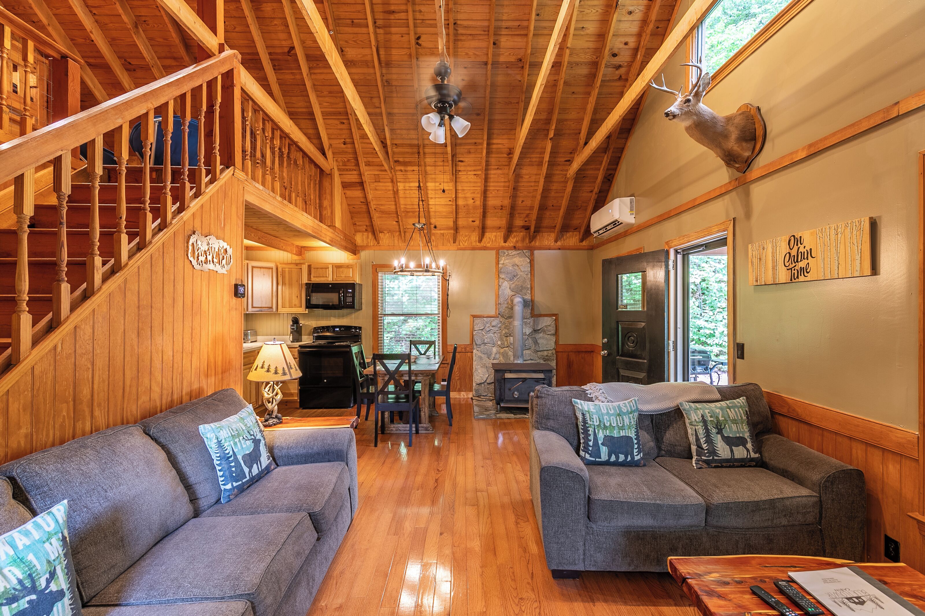 Cabin, Multiple Beds, Hot Tub, Mountain View (Blue Flower Cabin) | Living area | Fireplace