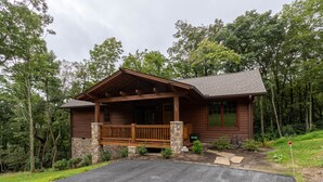 Exterior - Treetops Cabin (Blowing Rock)