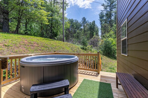 Cabin, Multiple Beds, Hot Tub, Mountain View (New River Overlook) | Terrace/patio - New River Overlook (West Jefferson)