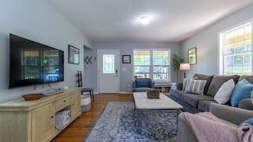 Cabin, Multiple Beds, Hot Tub, Mountain View (New River Overlook) | Living area | Fireplace