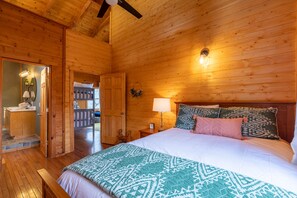 Room - Carolina Lookout (Boone)