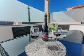 컴포트 아파트 | 테라스/파티오