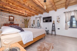 2 bedrooms, iron/ironing board, WiFi, bed sheets - Villa Melary with the Pool, Jacuzzi & Ps5 surrounded with nature. (Kras)