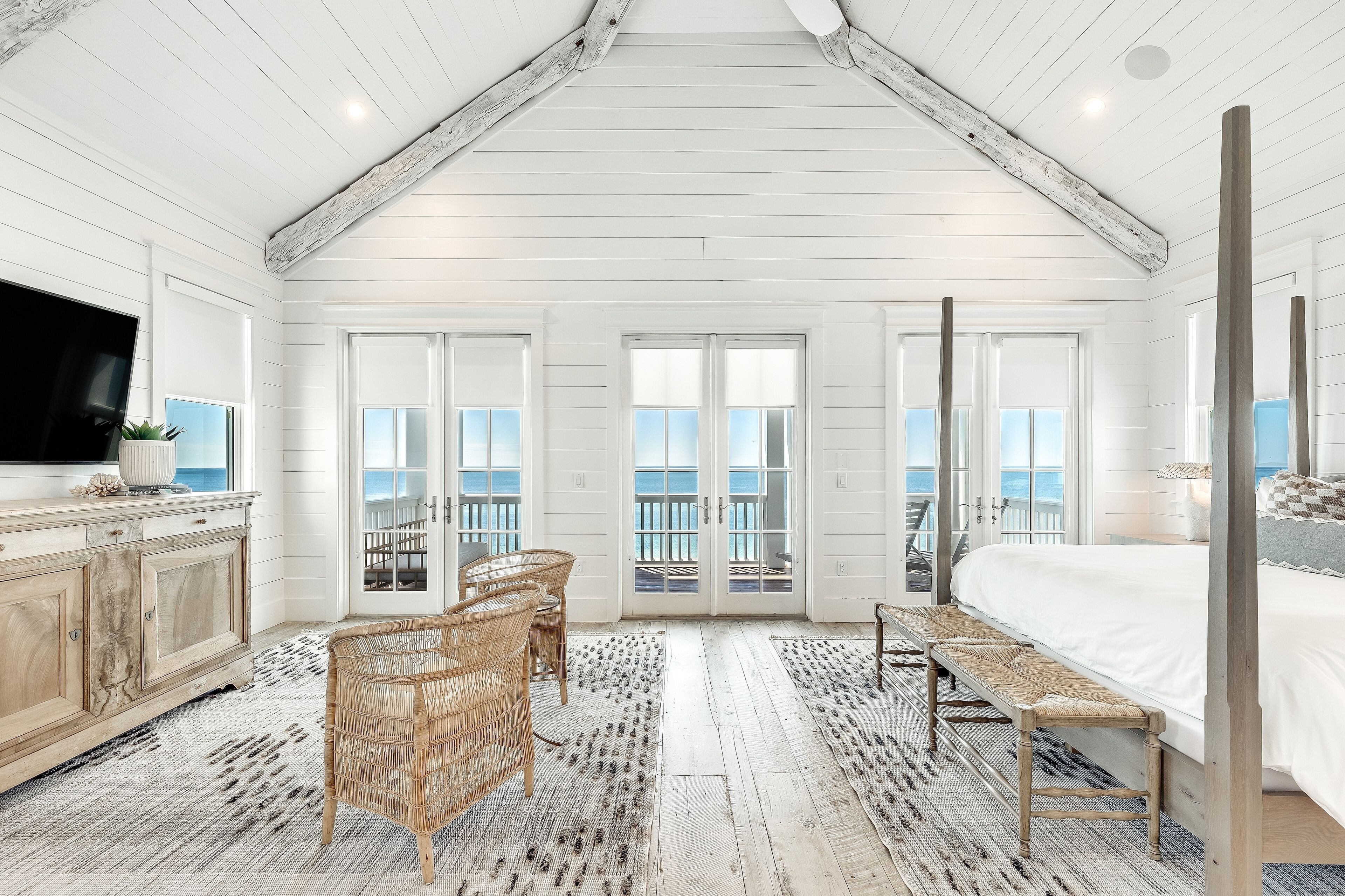 10 slaapkamers, een strijkplank/strijkijzer, wifi