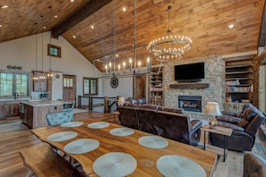 Fireplace - Firefly Springs at Eagles Nest (Banner Elk)
