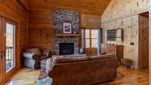 Cabane, plusieurs lits, bain à remous, vue montagne (Faraway Skies) | Coin séjour