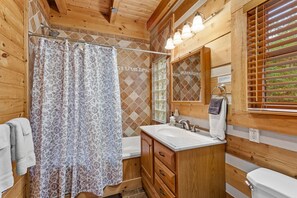 Designer toiletries, towels, toilet paper - Pretty Spectacular (Banner Elk)