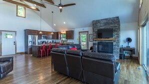 House, Multiple Beds, Hot Tub, Mountain View (4330 Elevation) | Living area | Fireplace - 4330 Elevation (Blowing Rock)