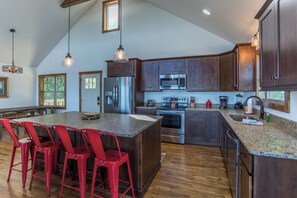 独立别墅, 多张床, 热水浴缸, 山景 (4330 Elevation) | 私人厨房 | 茶具/咖啡用具