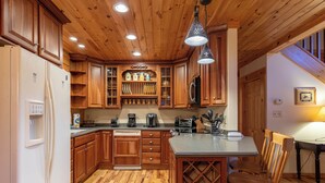 Cabin, Multiple Beds, Patio, Mountain View (Cozy Cabin) | Private kitchen | Coffee/tea maker - Cozy Cabin (Vilas)