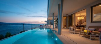 NEW Boutique Villa Nana with SPA zone, Heated pool and elevator