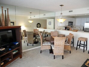 Condo, 1 Bedroom | Dining