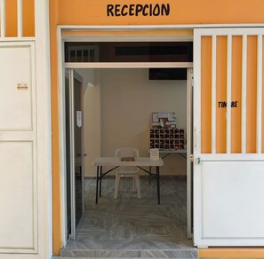 Reception - OYO Hotel La Playa (Zihuatanejo)