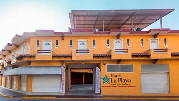 Fachada da propriedade