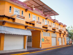 Fachada de la propiedad