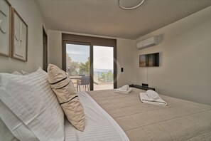 5 bedrooms, iron/ironing board, free WiFi, bed sheets - Evelinas View in Porto Heli (Porto Heli)