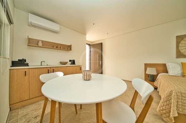 5 Schlafzimmer, Bügeleisen/Bügelbrett, kostenloses WLAN, Bettwäsche