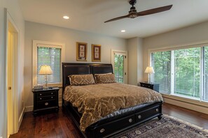 하우스, 침대(여러 개), 온수 욕조, 산 전망 (Longview at Eagles Nest) | 4 개의 침실, 각각 다른 스타일의 인테리어, 각각 다르게 가구 비치, 침대 시트