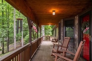 Maison, Plusieurs lits, patio, vue sur la montagne (The Smore the Bearier) | Vue du balcon