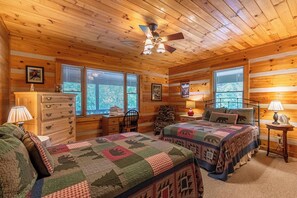4 bedrooms, individually decorated, individually furnished, bed sheets - A Family Tradition (Boone)