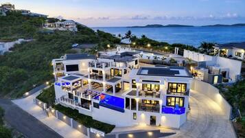 المنشأة من الخارج