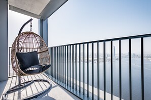 Property grounds - Stunning 3BR with Asst Rm in Creek Edge Tower 1 by Deluxe Holiday Homes (Dubai)