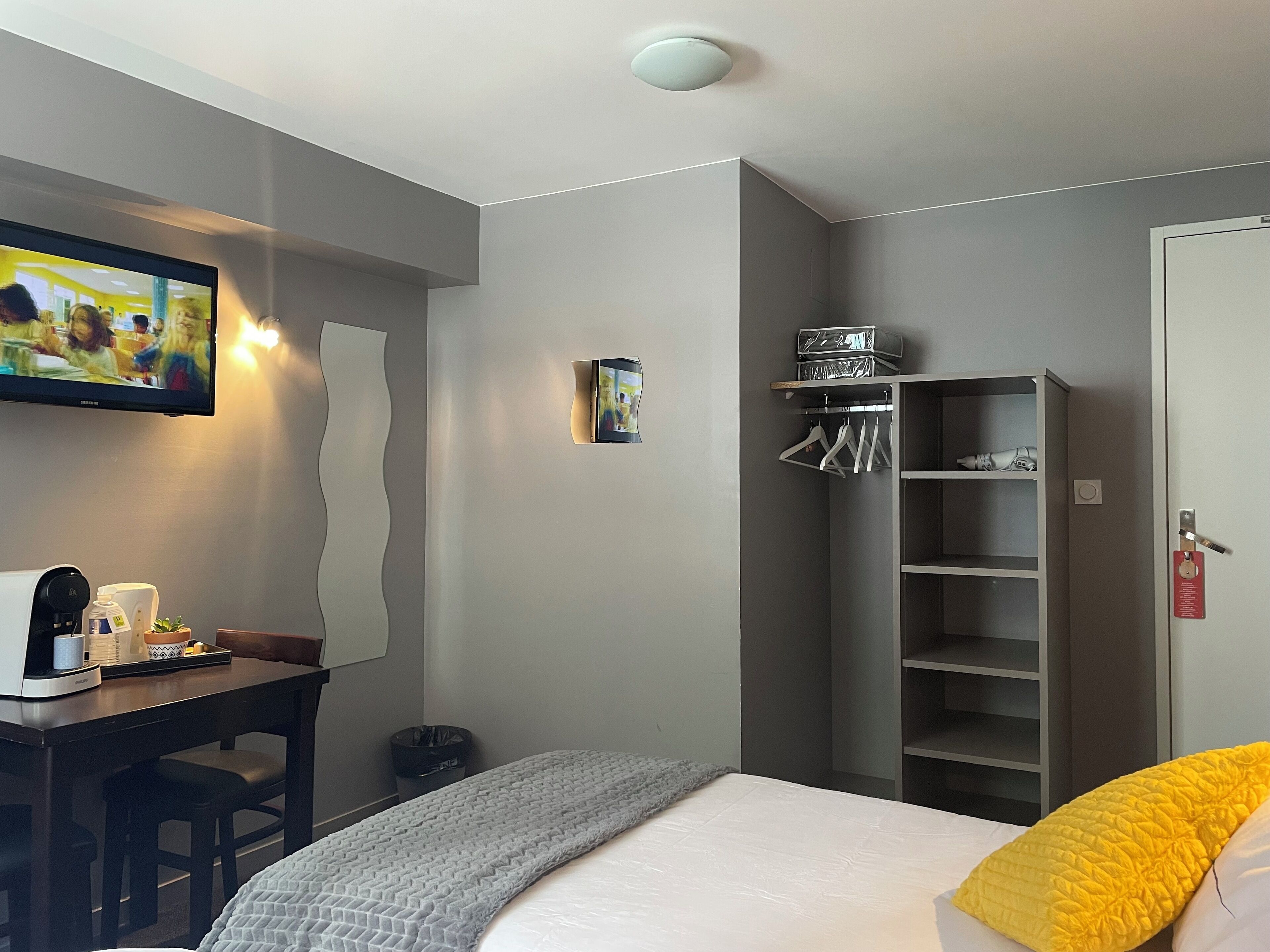 Photo - Logis Hôtel Castel de Mirambel