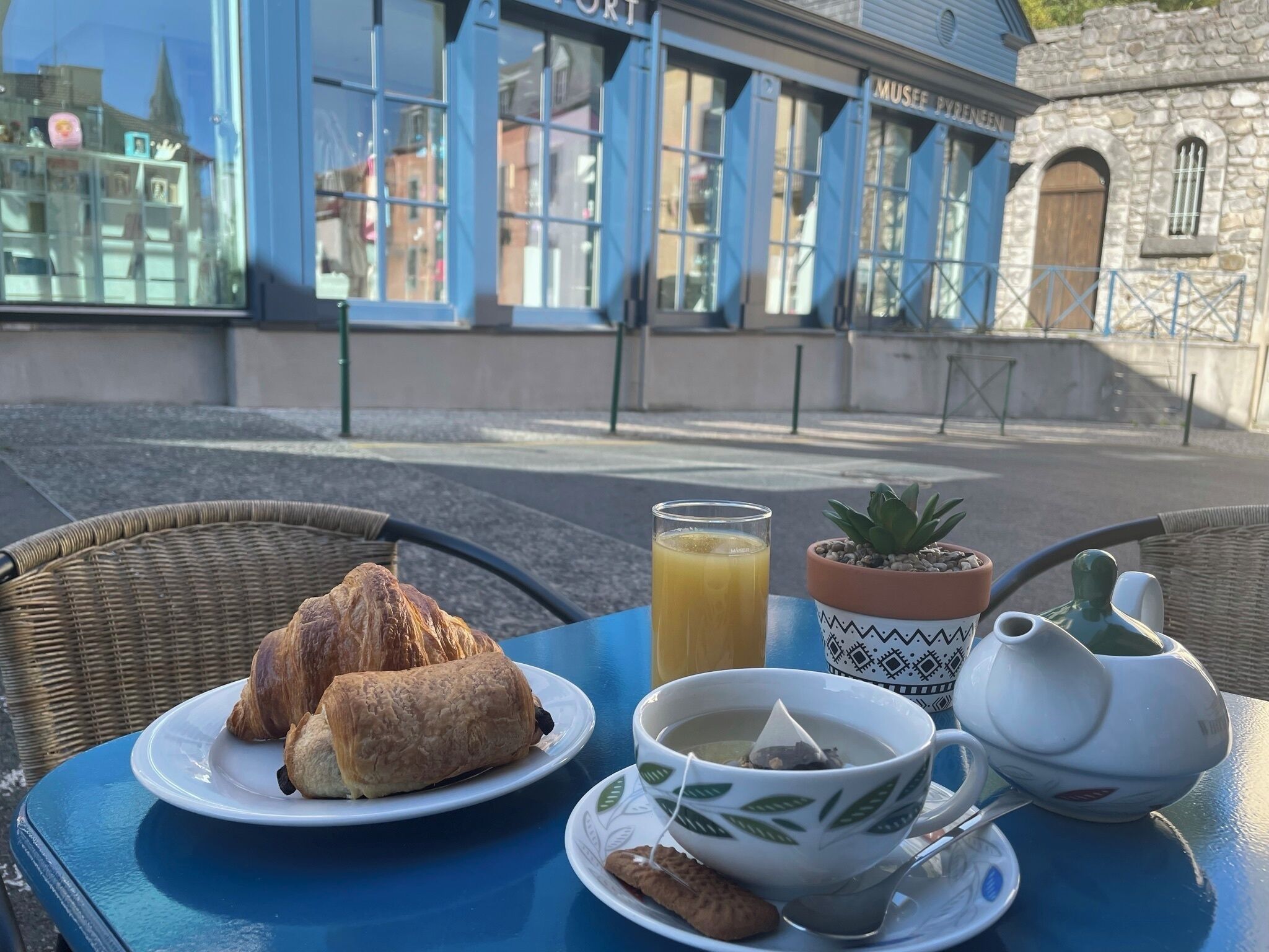 ลานระเบียง/นอกชาน