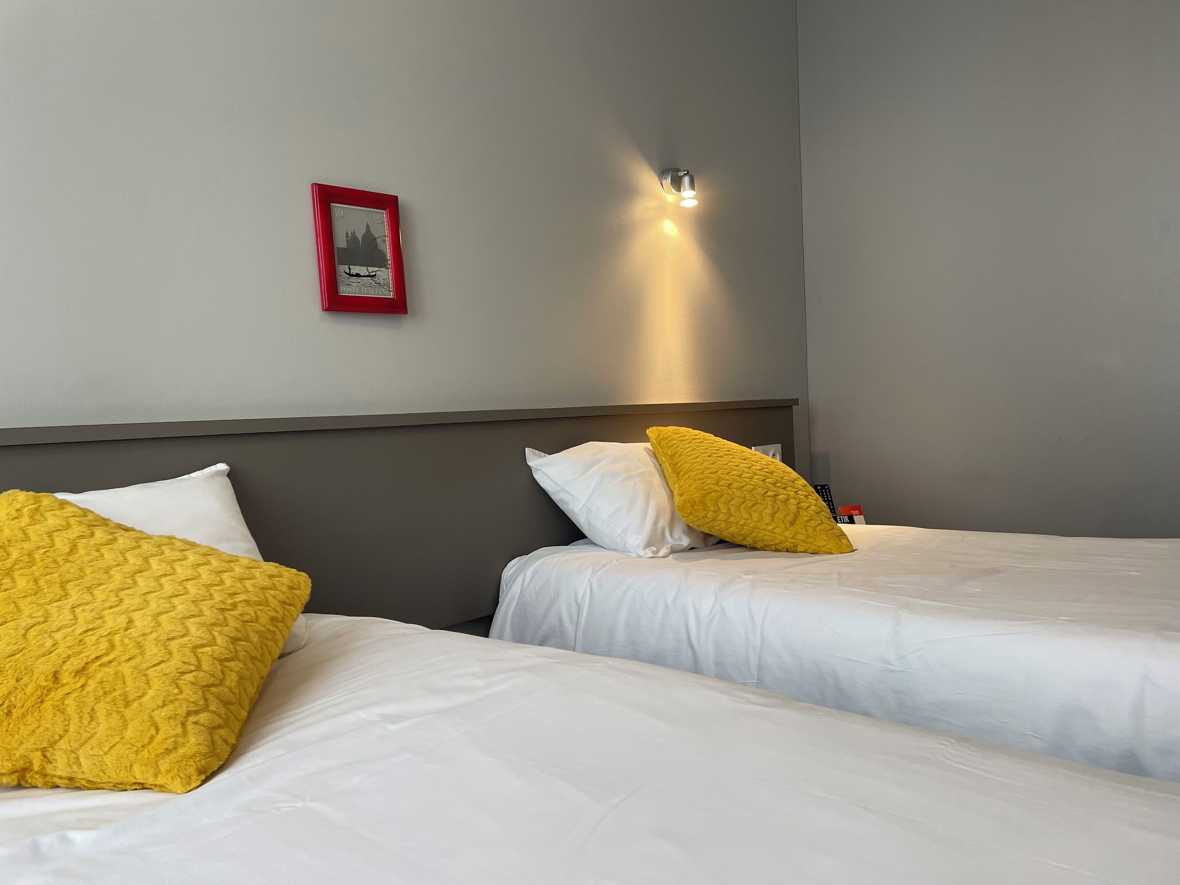 Photo - Logis Hôtel Castel de Mirambel